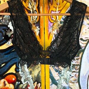 Only Hearts  Black Lace Bra with Scalloped Edge